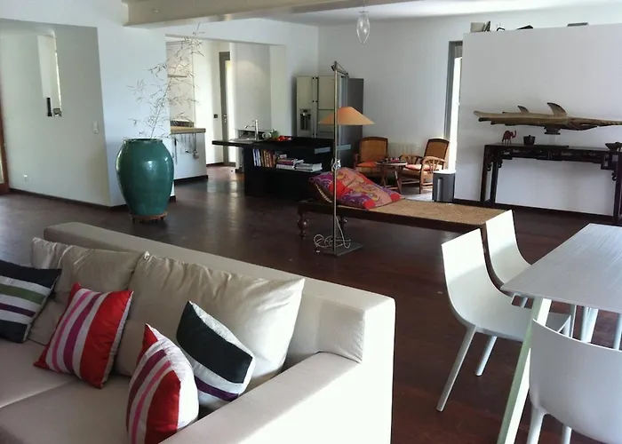 וילה Meiji Pinarellu